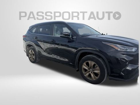 Used 2023 Toyota Highlander Bronze Edition image 1