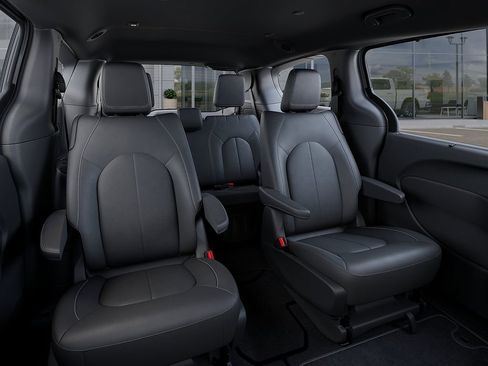 New 2026 Chrysler Voyager LX FWD image 15