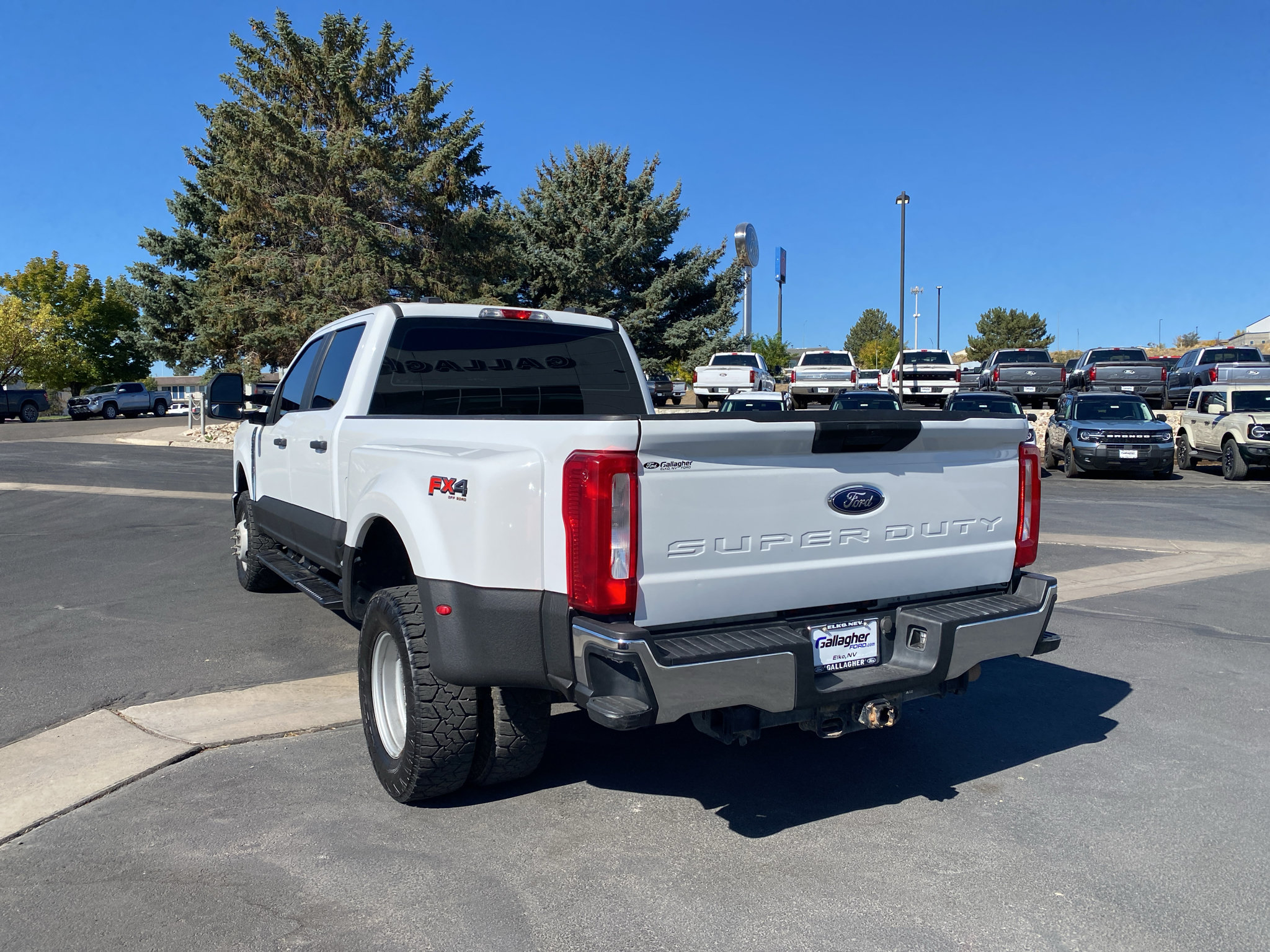 Used 2023 Ford F350 XL w/ FX4 Off-Road Package AWD/4WD image 26