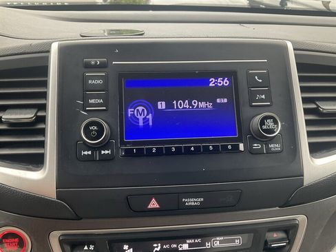 Used 2017 Honda Pilot LX image 16