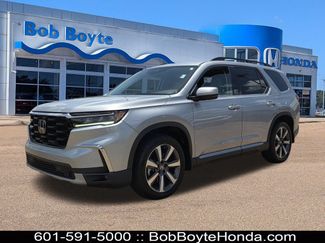 Used 2024 Honda Pilot Touring video 1