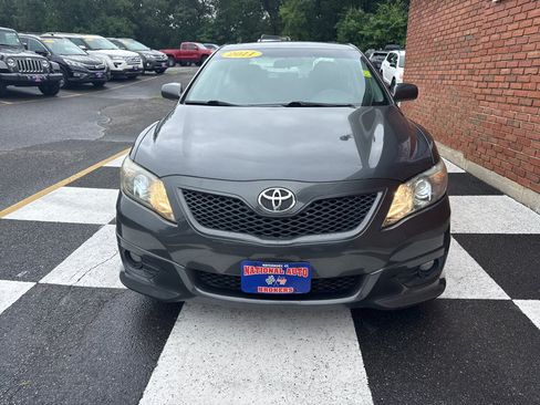 Used 2011 Toyota Camry SE w/ SE Extra-Value Pkg #1 FWD image 6