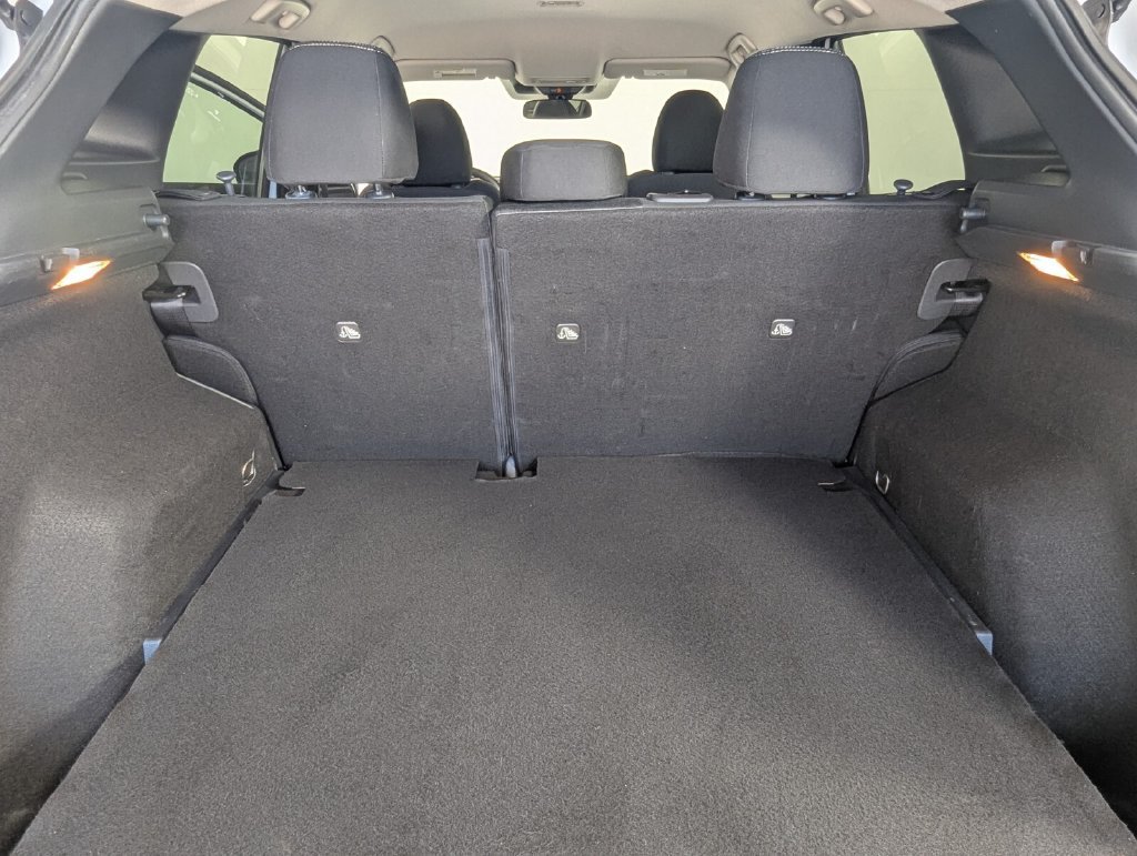 Used 2025 Nissan Kicks SV FWD image 27