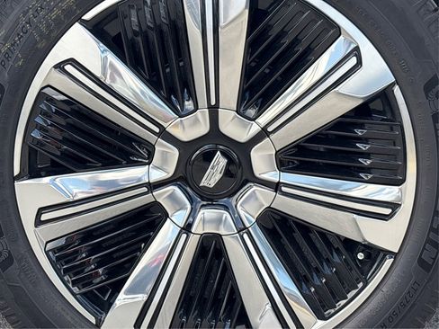 New 2026 Cadillac Escalade IQL Luxury image 13