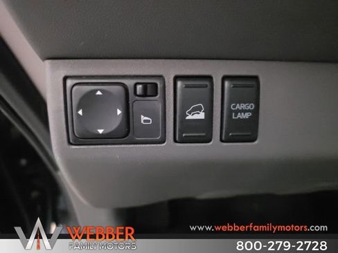 Used 2014 Nissan Frontier SL w/ SL Moonroof Package image 15