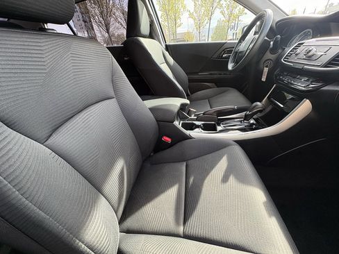 Used 2017 Honda Accord LX image 24