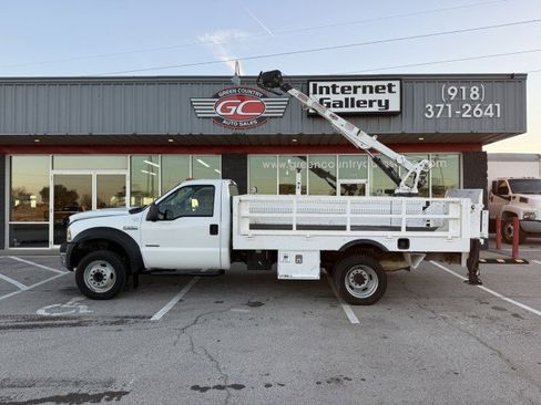Used 2007 Ford F550 2WD Regular Cab Super Duty image 1