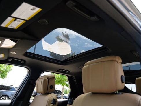 New 2026 Land Rover Discovery Dynamic SE AWD/4WD image 5