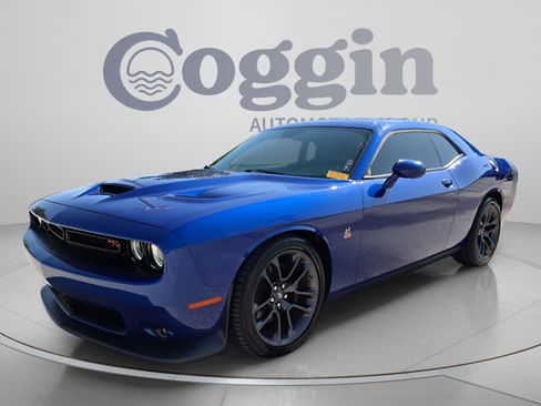 Used 2021 Dodge Challenger R/T Scat Pack w/ Scat Pack Stripe RWD image 2
