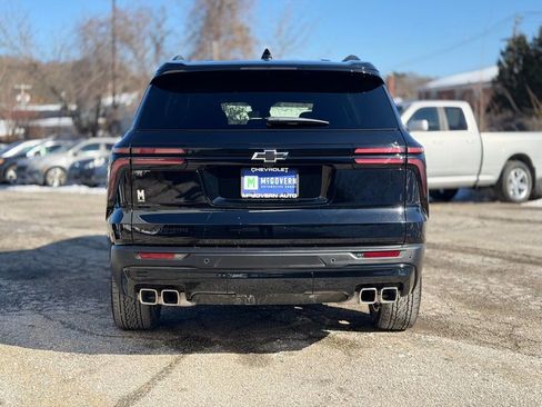 Used 2026 Chevrolet Traverse LT w/ Midnight/Sport Edition image 5