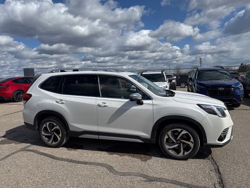 Used 2024 Subaru Forester Touring image 9