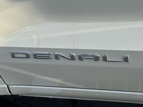 New 2026 GMC Canyon Denali image 10