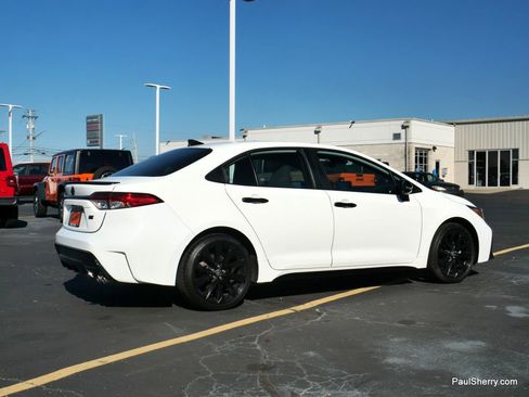 Used 2022 Toyota Corolla SE image 11