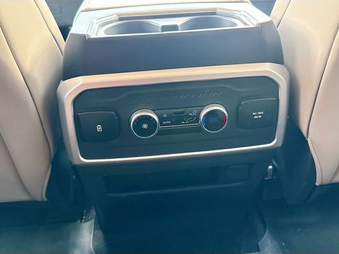Used 2024 Ford Expedition XLT RWD image 25