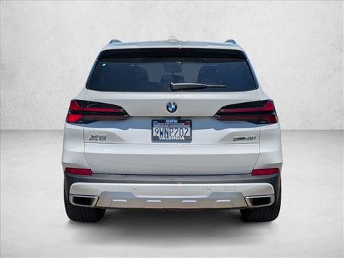 Certified 2026 BMW X5 sDrive40i w/ Parking Assistance Package RWD image 6