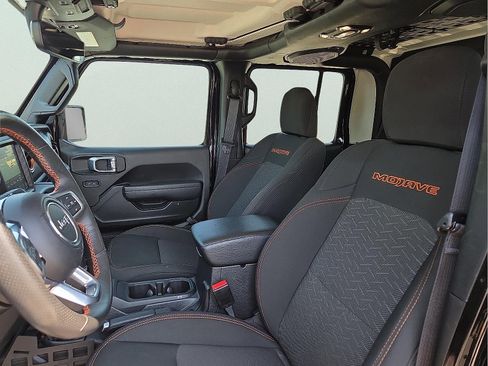 Used 2023 Jeep Gladiator Mojave image 10
