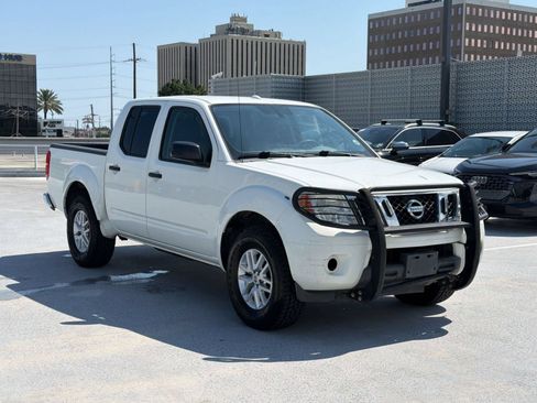 Used 2015 Nissan Frontier SV AWD/4WD image 7