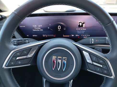 Used 2025 Buick Envision Sport Touring image 33