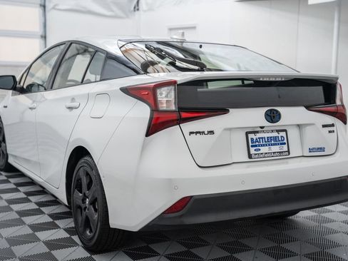 Certified 2021 Toyota Prius FWD image 6