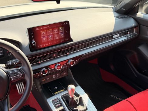 Certified 2024 Honda Civic Type R image 17