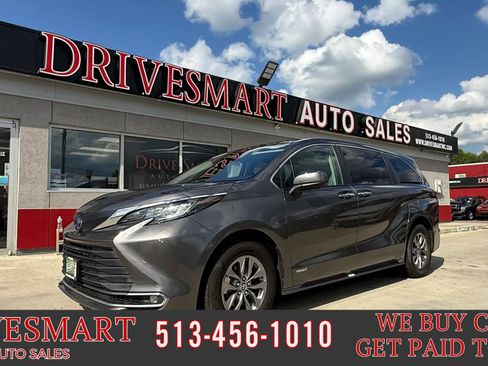 Used 2021 Toyota Sienna XLE AWD/4WD image 1