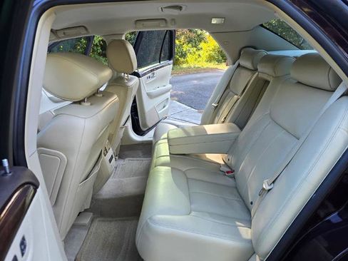 Used 2008 Cadillac DTS Luxury II image 25