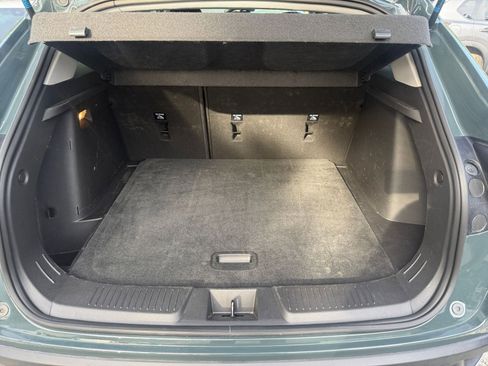 Used 2025 Chevrolet Trax LT w/ LT Convenience Package image 28