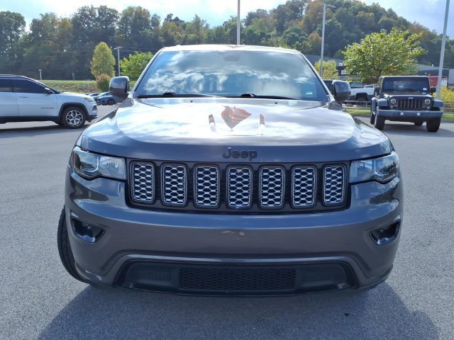 Used 2021 Jeep Grand Cherokee Laredo X AWD/4WD image 3