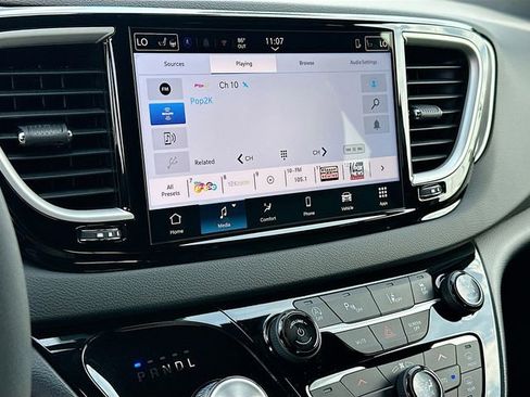 New 2025 Chrysler Voyager LX image 9