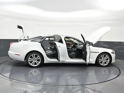 Used 2016 Jaguar XJ L Portfolio RWD image 32