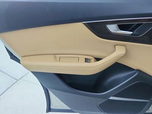 Used 2023 Audi Q8 Premium Plus w/ Premium Plus Package image 31