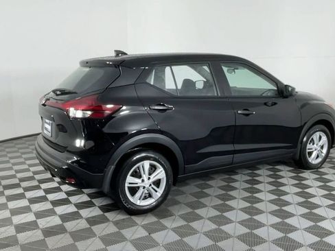 New 2025 Nissan Kicks Play S image 4