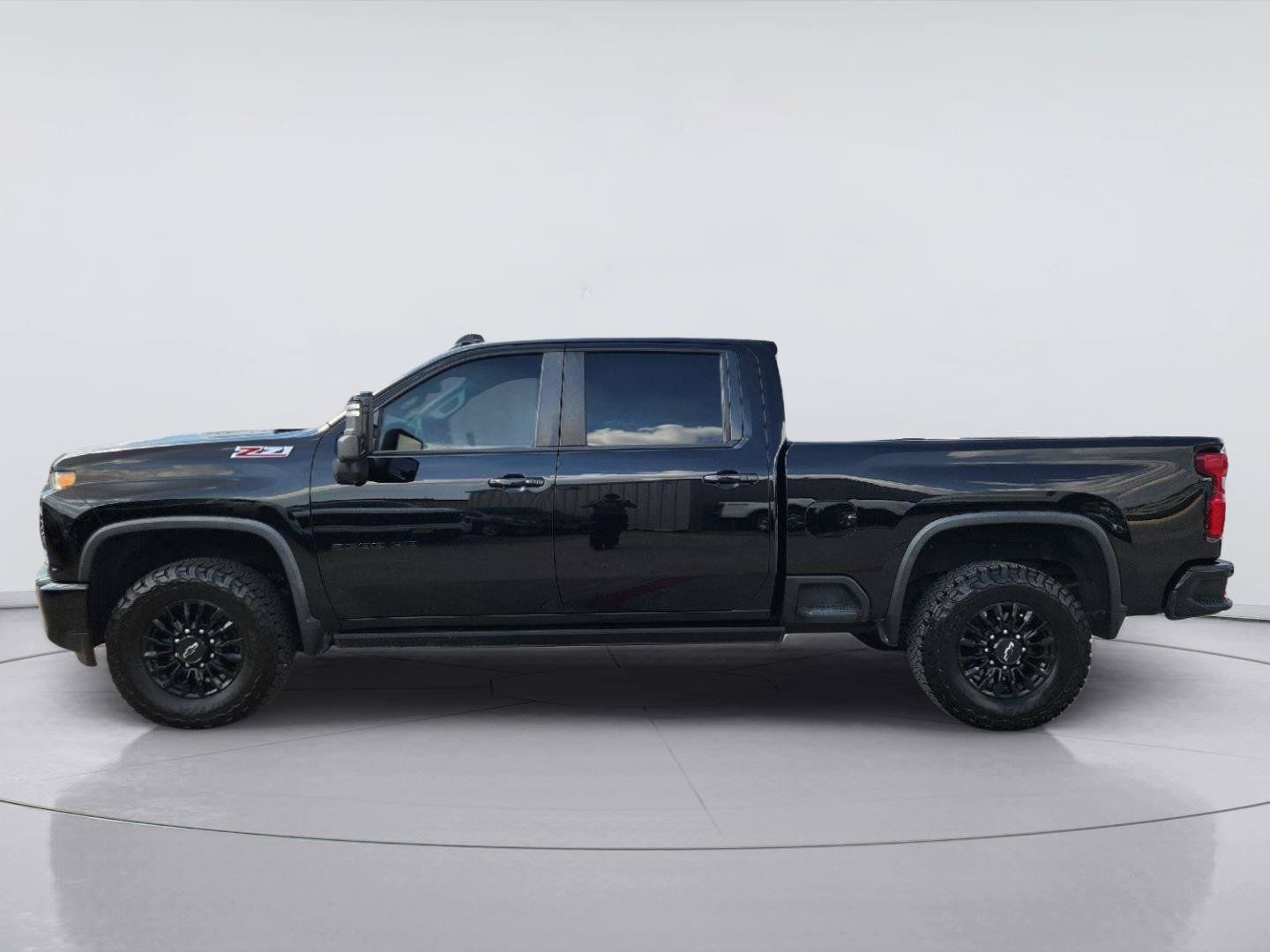 Used 2023 Chevrolet Silverado 2500 LTZ w/ LTZ Plus Package AWD/4WD image 4