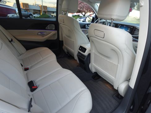 Used 2020 Mercedes-Benz GLE 350 w/ Premium Package image 11