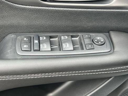 New 2027 Chrysler Pacifica Select AWD/4WD image 15