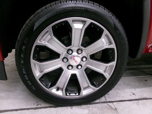 Used 2018 GMC Sierra 1500 Denali image 2