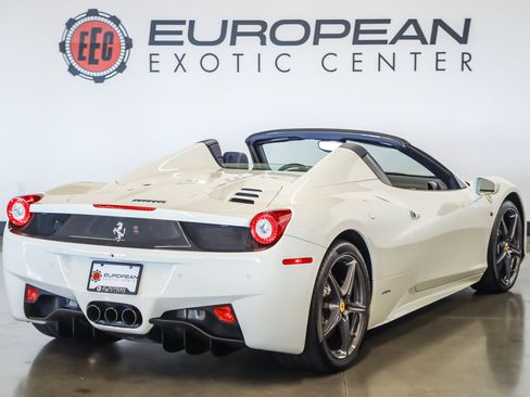 Used 2015 Ferrari 458 Spider RWD image 13