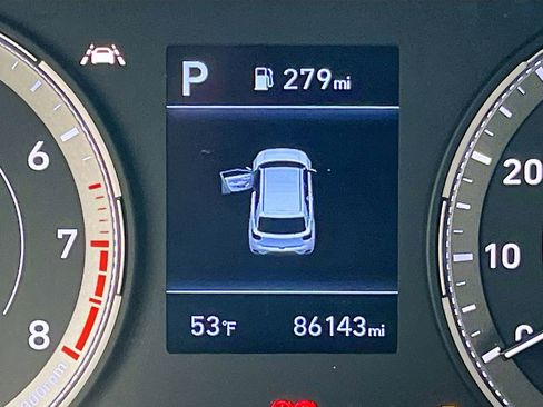 Used 2021 Hyundai Venue SEL w/ Cargo Package image 12