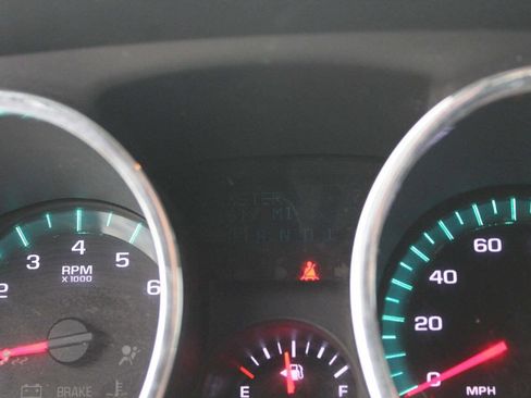 Used 2012 Chevrolet Traverse LS FWD image 10