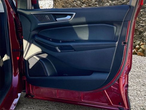 Used 2019 Ford Edge SEL w/ Equipment Group 201A image 22