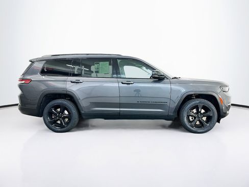 Used 2023 Jeep Grand Cherokee L Limited w/ Black Appearance Package AWD/4WD image 10