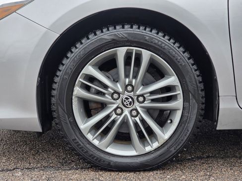 Used 2016 Toyota Camry SE image 10