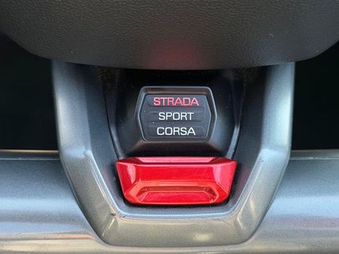 Used 2019 Lamborghini Huracan LP 580-2 RWD image 45