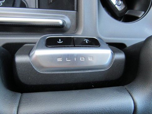 Used 2025 Ford Expedition Platinum AWD/4WD image 22