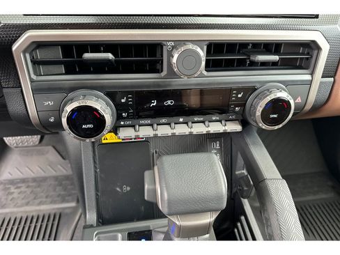 Used 2026 Toyota 4Runner Limited image 25