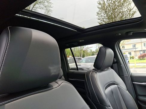 Used 2025 Jeep Grand Cherokee Limited w/ MOPAR Finishing Package image 13