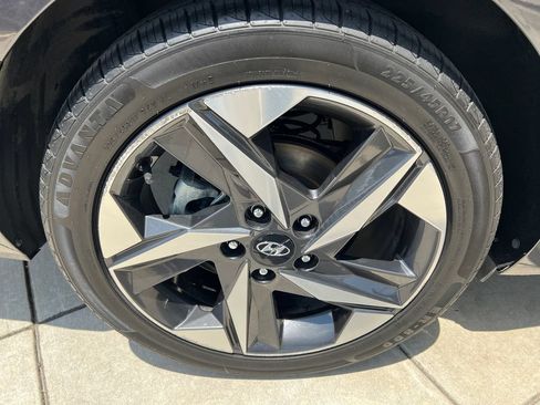 Used 2022 Hyundai Elantra Limited w/ Cargo Package FWD image 8
