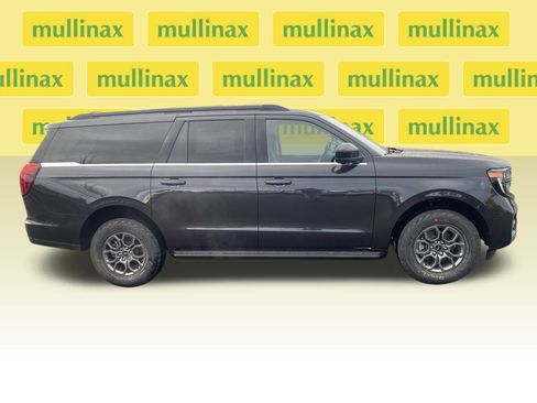 New 2025 Ford Expedition Max Active image 2