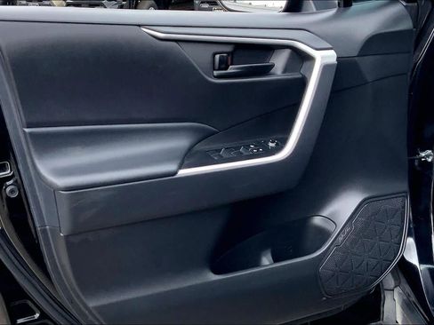 Used 2023 Toyota RAV4 LE image 18