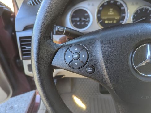 Used 2010 Mercedes-Benz GLK 350 4MATIC image 16